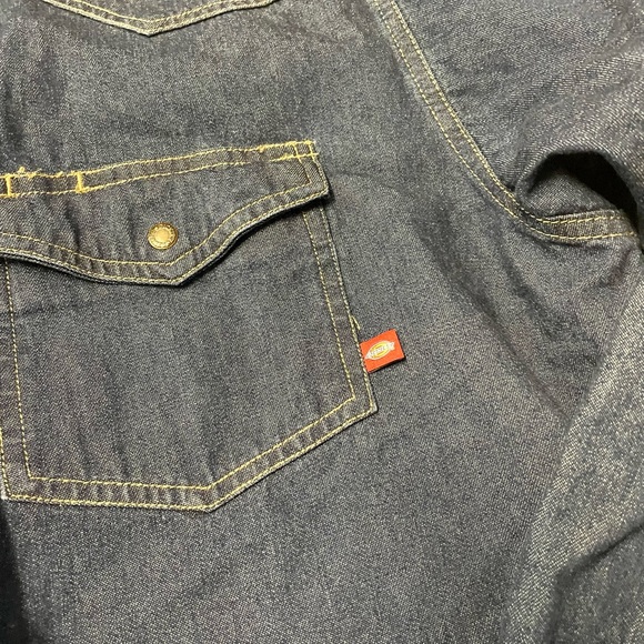 Dickies jean shirt in great condition size large - Picture 3 of 4